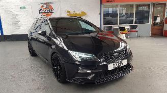 krockskadad bil auto Seat Leon 1.6 TDI 16V COMBI 4DRS DSL 1.598CC 85KW 116PK 2019/11