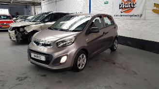 Kia Picanto 1.0 CVVT Comfort Pack picture 3
