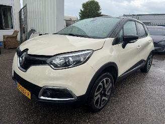 Unfallwagen Renault Captur 1.2 AUTOMAAT TCe Dynamique BJ 2016 128.881 KM 2016/2