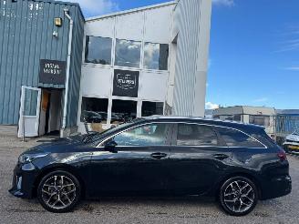 Kia Ceed 1.5 T-GDi MHEV GT-Line Edition AUTOMAAT picture 2