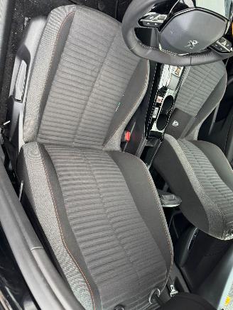 Peugeot e-2008 EV Active 50 kWh bj 2023 picture 16