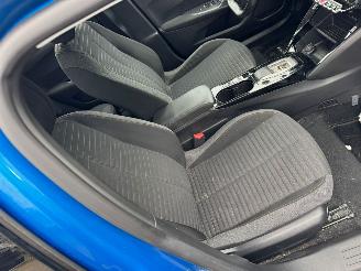 Peugeot e-2008 EV Active Pack 50 kWh BJ 2022 picture 16