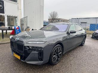 Damaged car BMW 7-serie 750e xDrive AUTOMAAT SKY LOUNGE BJ 2024 2024/6