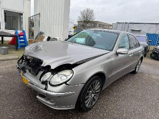 Vaurioauto  passenger cars Mercedes E-klasse 240 AUTOMAAT Avantgarde 2003/5
