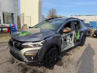 Schadeauto Dacia Jogger 1.0 TCe 110 Extreme 7p. 2025/3