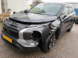Unfallwagen Mitsubishi Outlander 2.4 AUTOMAAT PHEV Intense 2025/3