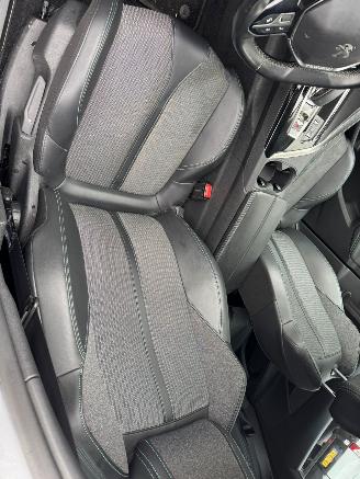 Peugeot 3008 1.6 AUTOMAAT HYbrid 225 Allure Pack Business picture 20