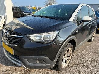 uszkodzony samochody osobowe Opel Crossland X 1.2 Turbo Innovation 2017/6