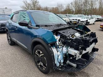 Unfallwagen Peugeot 2008 1.2 AUTOMAAT Hybrid 145 Allure 2025/12
