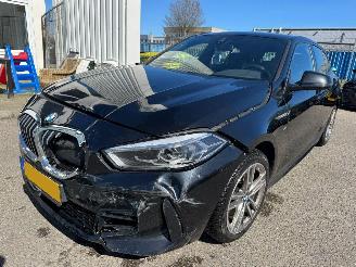Unfallwagen BMW 1-serie 118i AUTOMAAT High Executive 2021/8