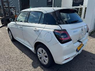 Suzuki Swift 1.2 Comfort Smart Hybrid picture 3