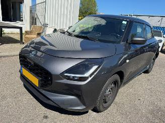 Voiture accidenté Suzuki Swift 1.2 Comfort Smart Hybrid 2024/10