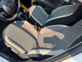 Toyota Aygo 1.0 VVT-i x-joy picture 15
