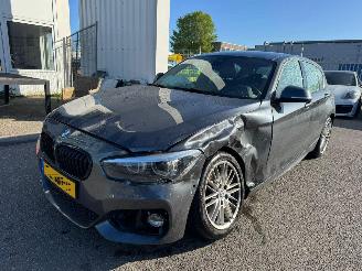 Voiture accidenté BMW 1-serie 120i Executive 2018/10