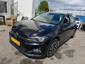 Schadeauto Volkswagen Polo 1.0 TSI Comfortline 2021/8