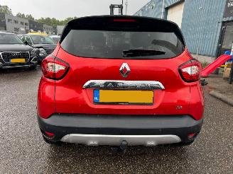 Renault Captur 0.9 TCe Helly Hansen picture 4