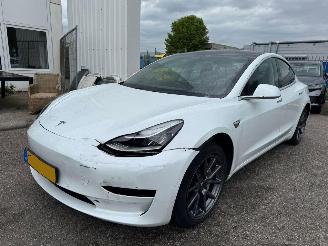Schadeauto Tesla Model 3 Standard RWD Plus 60 kWh 2019/9