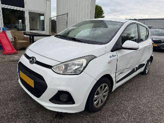 Auto incidentate Hyundai I-10 Hyundai i10 1.0i i-Motion Comfort 2016/3