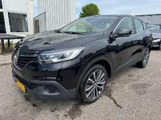 damaged passenger cars Renault Kadjar 1.2 TCe Life 2016/1