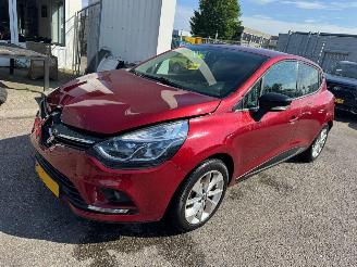 Coche accidentado Renault Clio 0.9 TCe Limited 2016/11