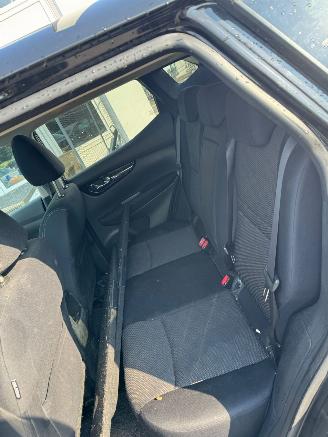 Nissan Qashqai 1.2 Connect Edition picture 15