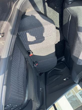 Peugeot 2008 1.2 Puretech Active picture 13