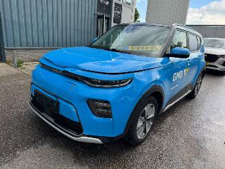 damaged passenger cars Kia E-Soul ExecutiveLine 64 kWh 2023/4