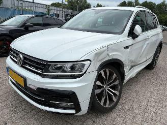 krockskadad bil auto Volkswagen Tiguan 1.5 AUTOMAAT TSI ACT Highline Business R 2019/3