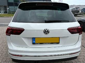 Volkswagen Tiguan 1.5 AUTOMAAT TSI ACT Highline Business R picture 5