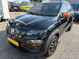 skadebil auto Dacia Spring Comfort Plus 27 kWh 2023/1