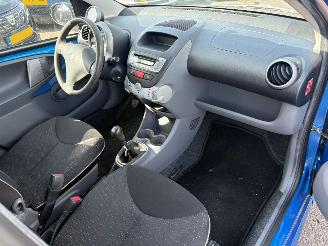 Peugeot 107 1.0-12V XS picture 11