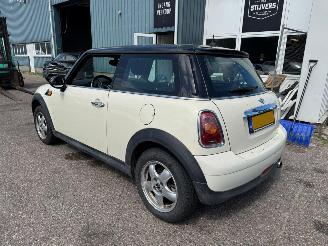 Mini Cooper 3-Deurs 1.6 Cooper Business Line picture 3