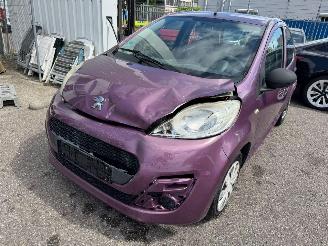 krockskadad bil auto Peugeot 107 1.0 Access Accent 2013/2