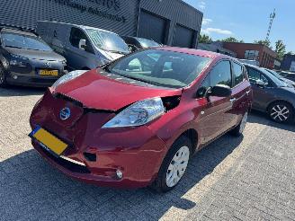 krockskadad bil auto Nissan Leaf Visia 24 kWh 2016/6