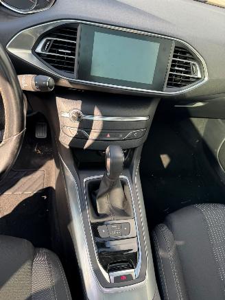 Peugeot 308 SW 1.2 AUTOMAAT  PureTech Blue Lease Premium picture 14