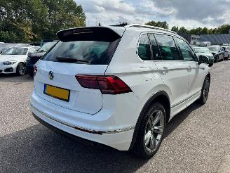uszkodzony samochody osobowe Volkswagen Tiguan 2.0 AUTOMAAT TSI 4Motion Highline Business R 2019/7