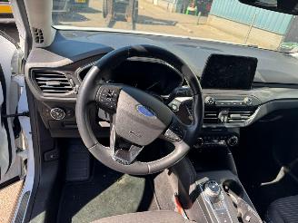 Ford Focus Wagon 1.5 AUTOMAAT  EcoBlue Titanium Business picture 9