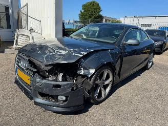 Damaged car Audi A5 Coupé 2.0 TFSI Pro Line 2010/1