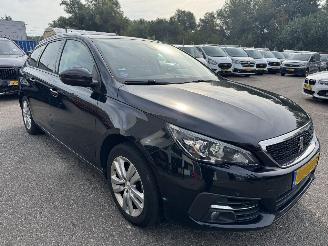 Coche accidentado Peugeot 308 1.2 PureTech Blue Lease Executive 2018/7