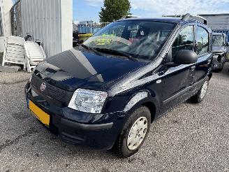 uszkodzony samochody osobowe Fiat Panda 1.2 Active 2012/2