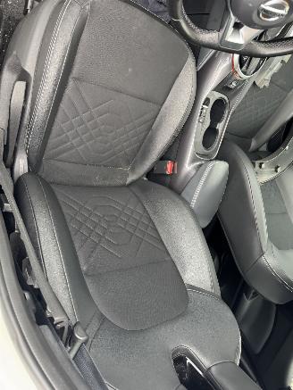 Nissan Juke 1.0 AUTOMAAT DIG-T Tekna picture 9