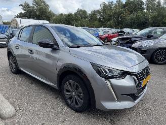 damaged passenger cars Peugeot 208 EV ActivePack 50 kWh 2023/8