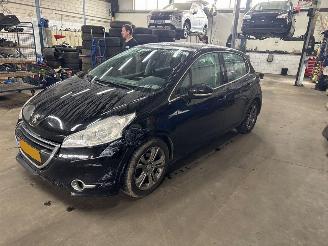 Peugeot 208 1.6 e-hdi picture 1