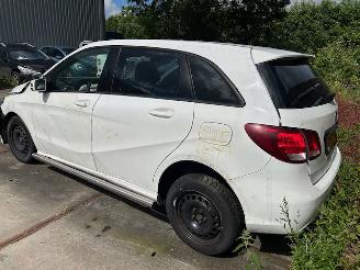 Mercedes B-klasse 220 D AMBITION picture 3