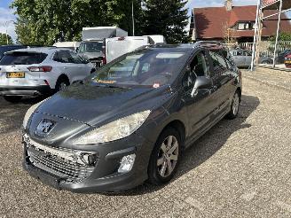 krockskadad bil auto Peugeot 308 SW 1.6 VTI XT 2010/10
