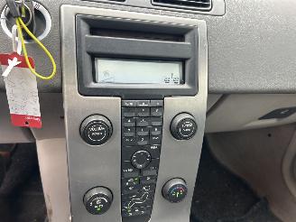 Volvo V-50 2.4 MOMENTUM picture 9