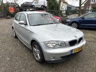 krockskadad bil auto BMW 1-serie 116 I HIGH EXECUTIVE 2005/1