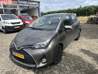 skadebil auto Toyota Yaris 1.3 VVT-I TREND 2016/8