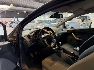 Ford Fiesta 1.25 Ghia picture 12