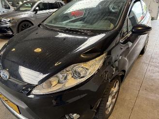 Ford Fiesta 1.25 Ghia picture 10